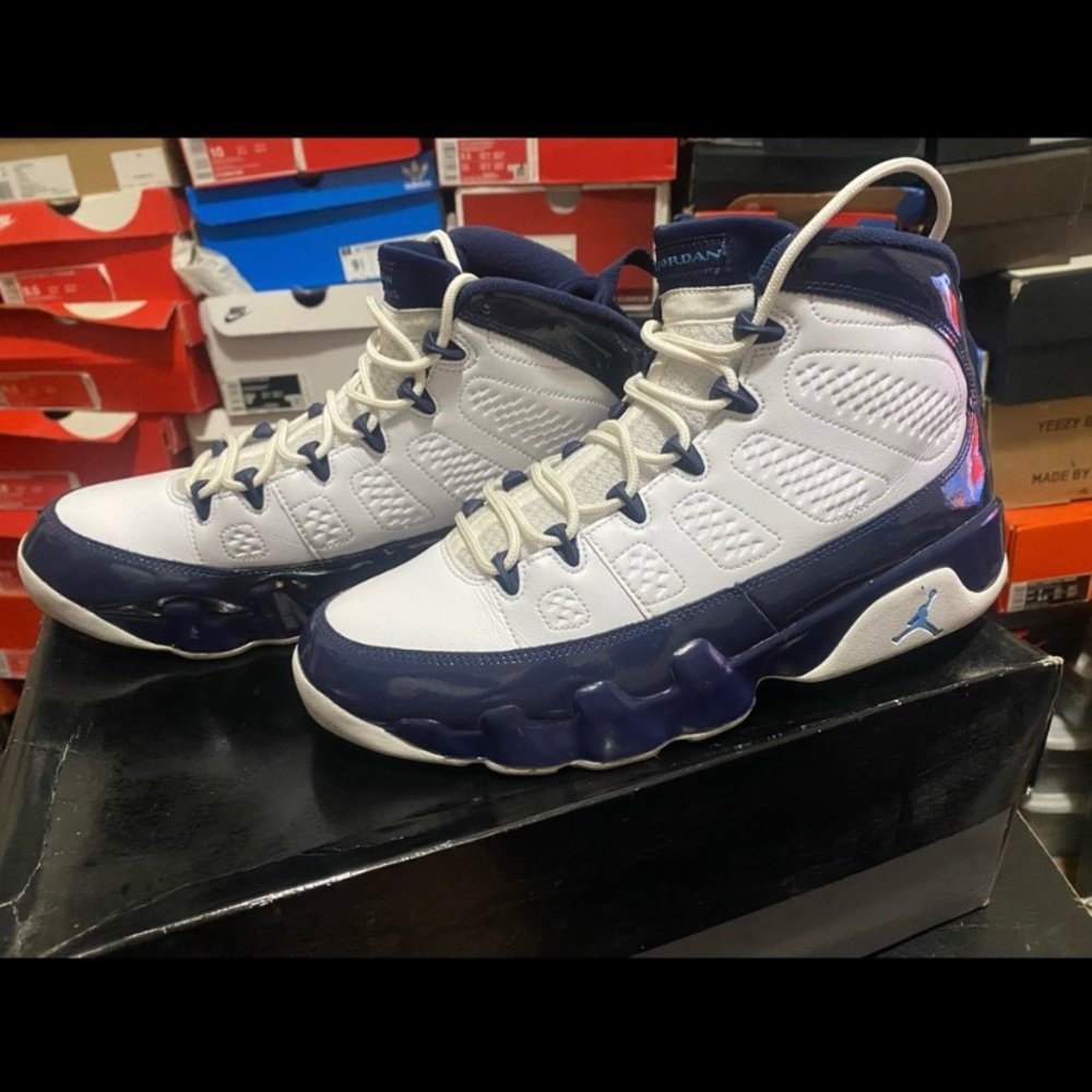 AIR JORDAN